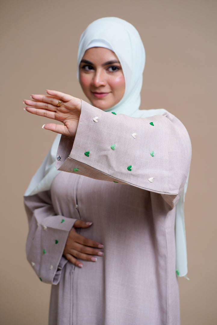 Heart-shaped hand-sewn abaya (PINK)