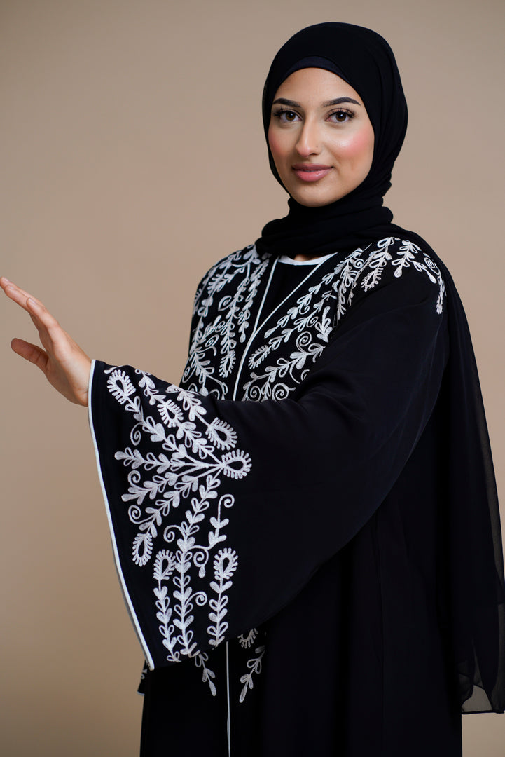 Classic Abaya with intricate embroidery - Black.