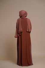 Load image into Gallery viewer, Embellished shiny closed Abaya
