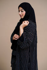 Load image into Gallery viewer, Luxury shiny Abaya with Extensive Embellishments (Black)
